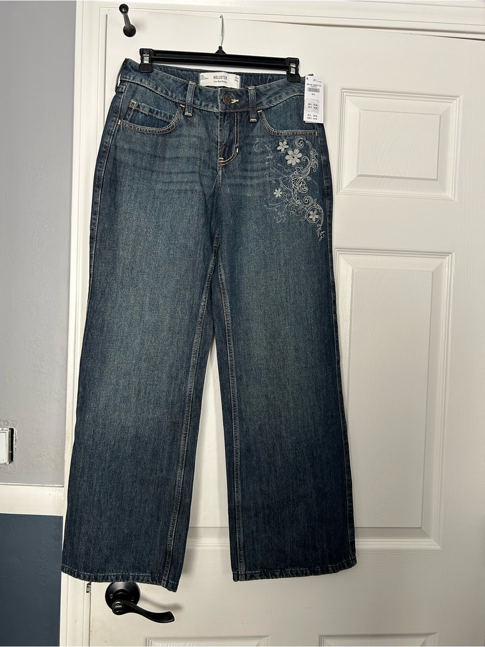 Hollister Dark Blue Wide-Leg Jeans with Floral Embroidery